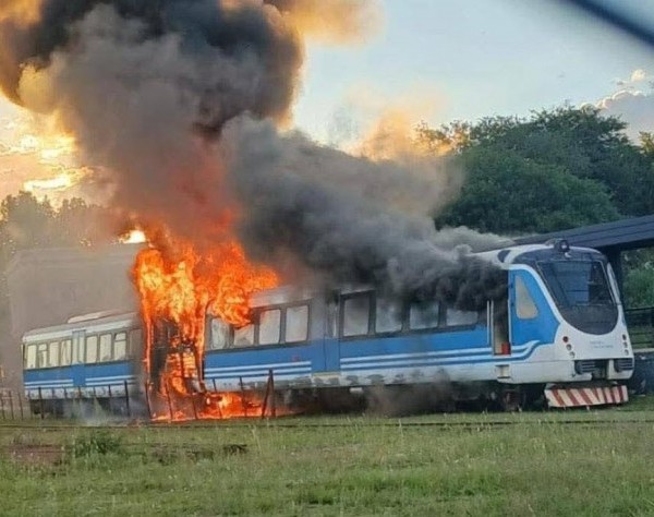 En pleno viaje, se incendiaron dos vagones del Tren de las Sierras de Córdoba